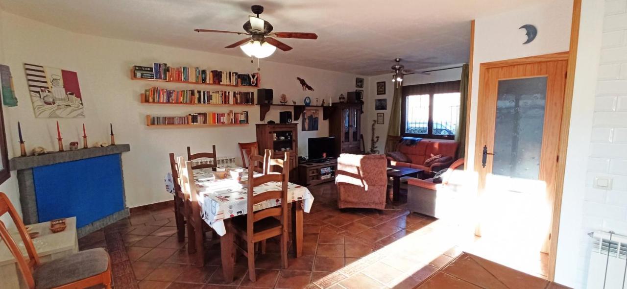 Villa La Higuera De Gredos Higuera de las Dueñas Esterno foto