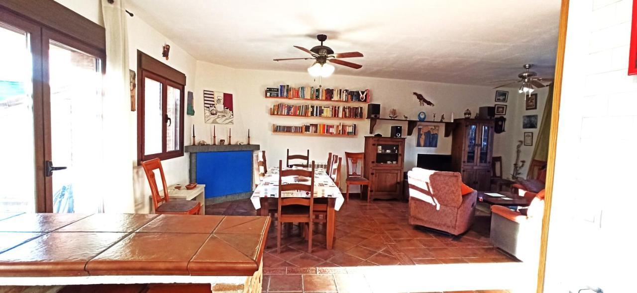 Villa La Higuera De Gredos Higuera de las Dueñas Esterno foto